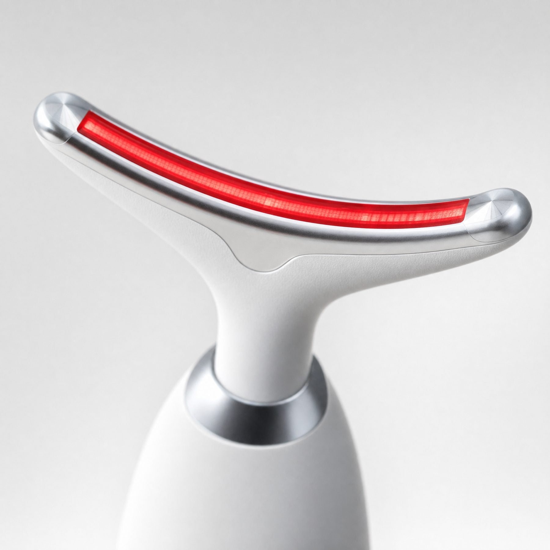 Closeup of the Revela dual-arm electrode head